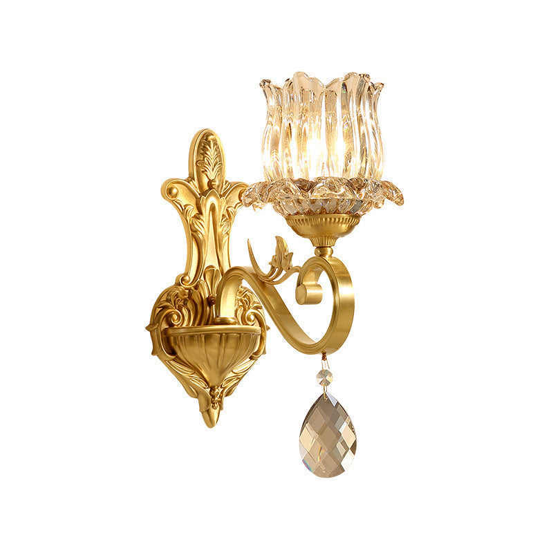 Klarer Kristallblumen-Wandleuchten zeitgenössische 1-flammige Wandleuchte mit geschnitztem Arm in Gold für Flur