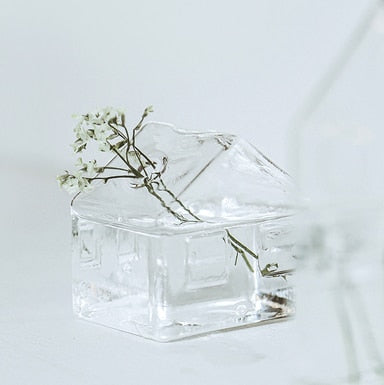 Einfaches Mini-Haus-Glas-Blumenvasen