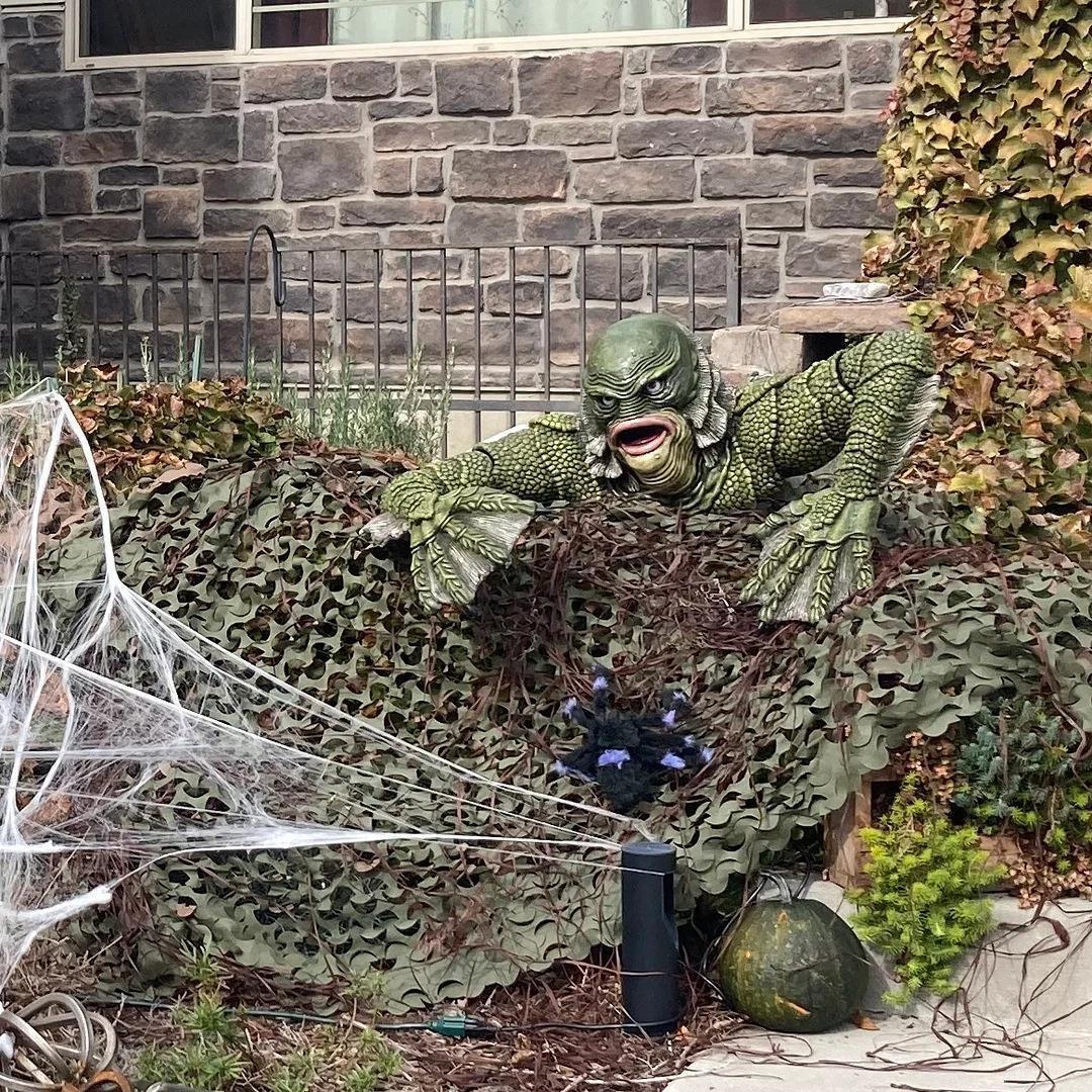 Kreatur Die schwarze Lagune Grab Skulpturen Figur Gartenbau Außenornamente Monster Statue Mann Halloween Deko