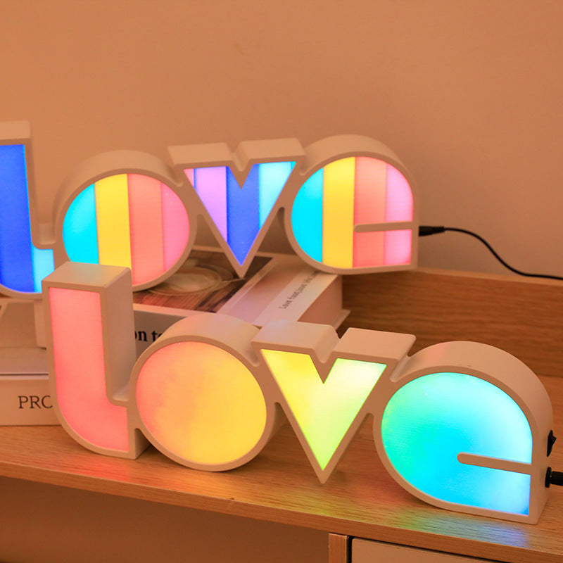 Moderne Art Deco wasserdichte PS LOVE Buchstaben LED Tischlampe fürs Schlafzimmer