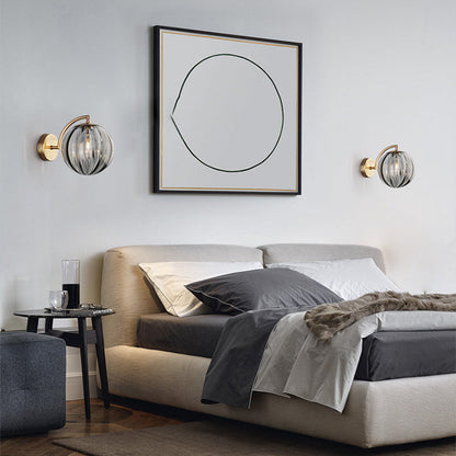 Zeitgenössische skandinavische runde Ball-Eisen-Glas 1-Licht Wandleuchte für das Wohnzimmer
