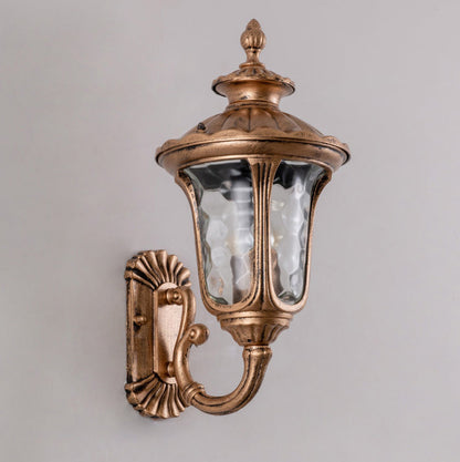 Traditionelle europäische wasserdichte, schlossförmige Aluminium-Glas 1-Licht Außenwandleuchte für den Garten