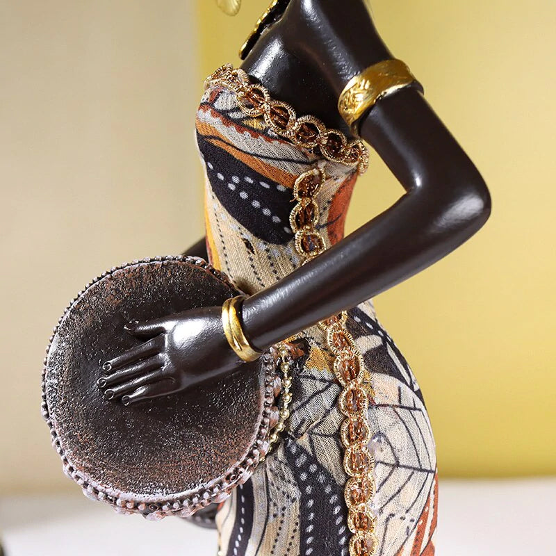 Afrikanische weibliche Musiker-Skulptur