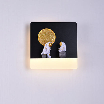 Zeitgenössische kreative Eisenharz runde Astronaut LED Wandleuchte für das Schlafzimmer