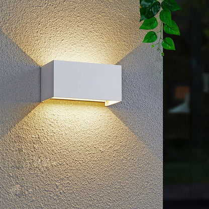Moderne wasserdichte rechteckige LED-Wandleuchte für den Außenbereich mit Auf- und Abwärtsbeleuchtung