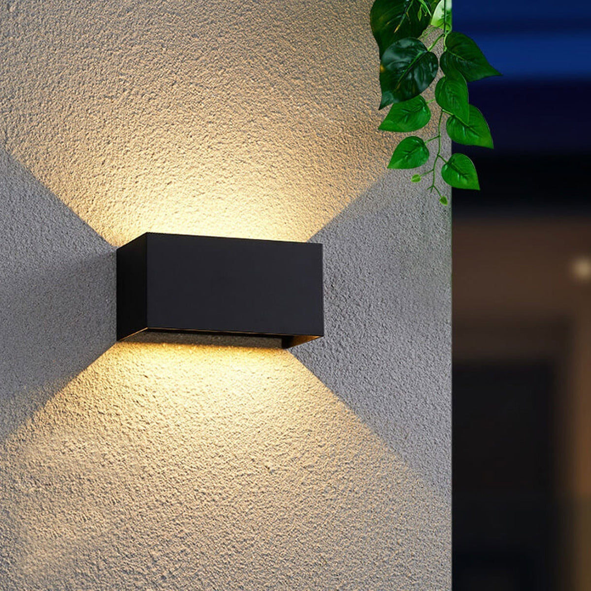 Moderne wasserdichte rechteckige LED-Wandleuchte für den Außenbereich mit Auf- und Abwärtsbeleuchtung