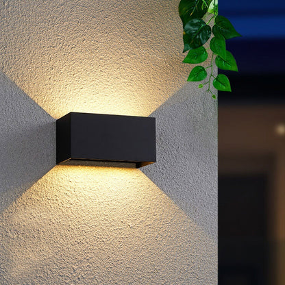 Moderne wasserdichte rechteckige LED-Wandleuchte für den Außenbereich mit Auf- und Abwärtsbeleuchtung