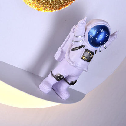 Zeitgenössische kreative Eisenharz runde Astronaut LED Wandleuchte für das Schlafzimmer
