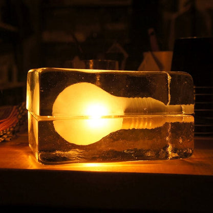 Icecube Lampe - Moderne Tischlampe in Form eines Eisblocks