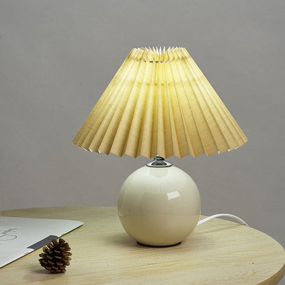 Nordic minimalist 1-flammige Tischlampe aus Keramik mit Falten