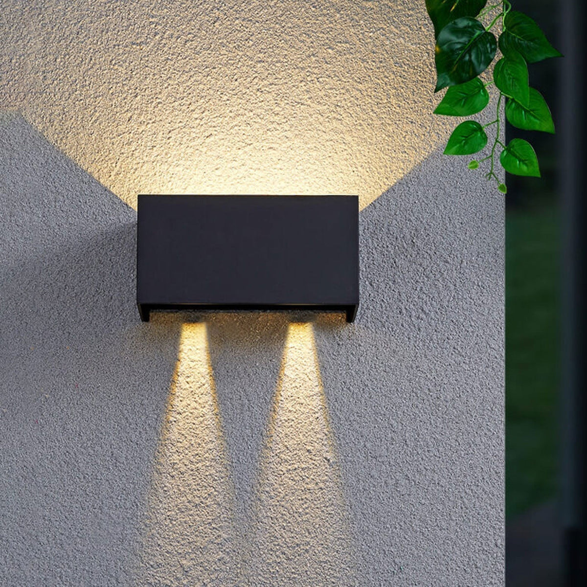 Moderne wasserdichte rechteckige LED-Wandleuchte für den Außenbereich mit Auf- und Abwärtsbeleuchtung