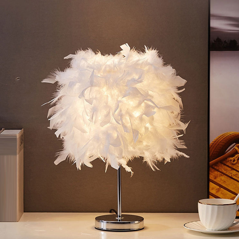 Weiße zylindrische Tischlampe Einfachheit Einzelne Glühbirne Feder Tischlampe