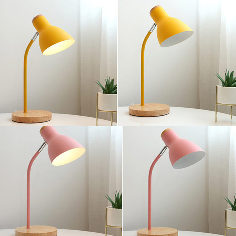 Taschenlampenförmige Schwenktischlampe Macaron Metall 1-lamp Nachttischlampe für das Kinderzimmer