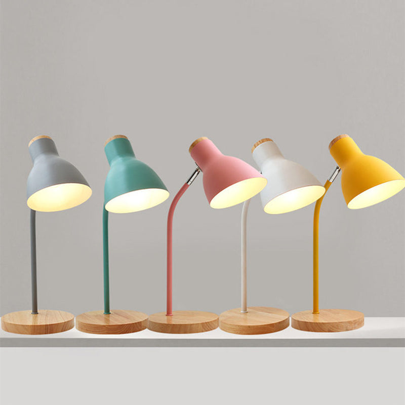 Taschenlampenförmige Schwenktischlampe Macaron Metall 1-lamp Nachttischlampe für das Kinderzimmer