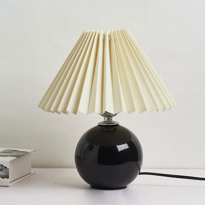Nordic minimalist 1-flammige Tischlampe aus Keramik mit Falten