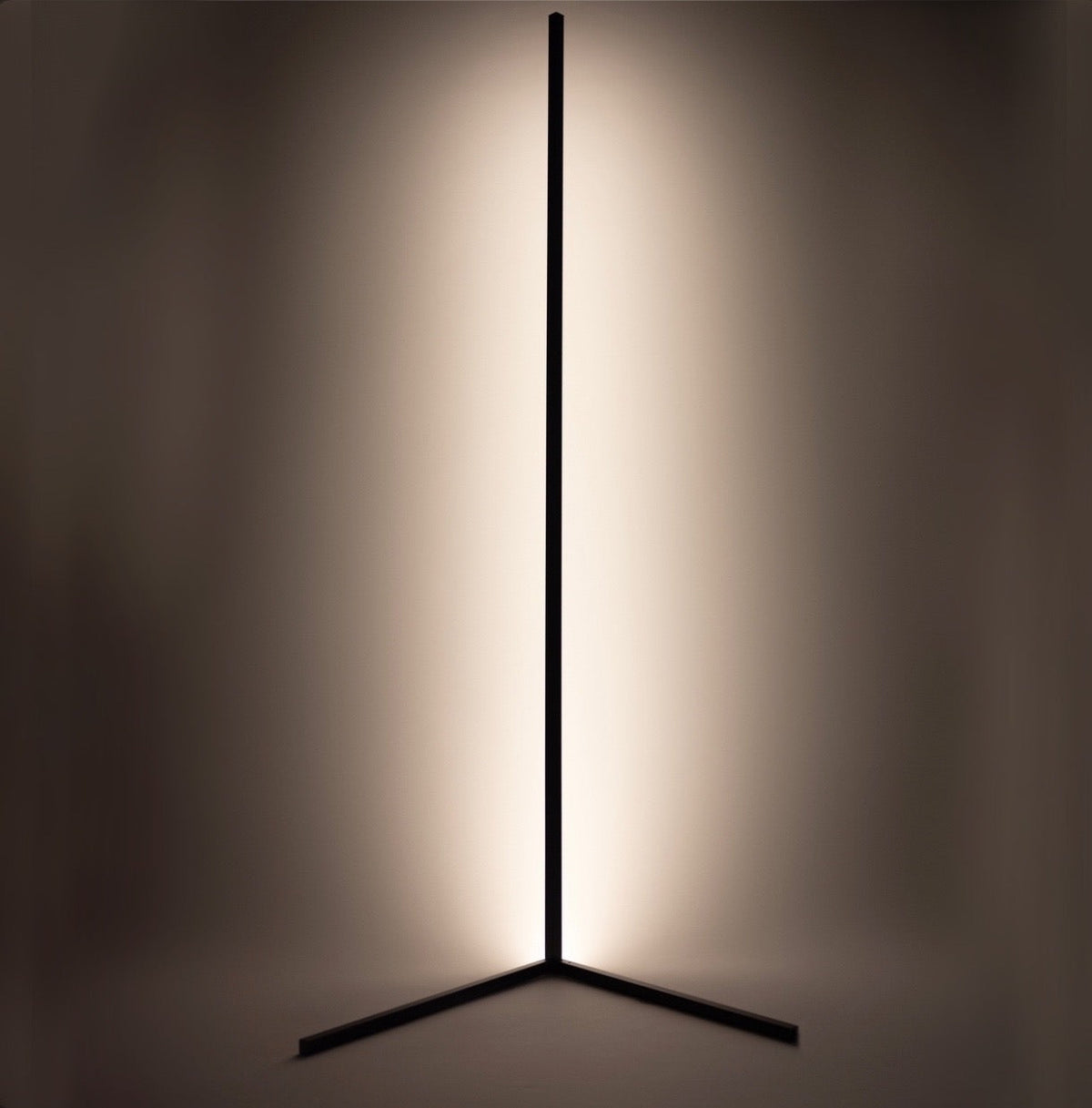 Eck-Stehlampe