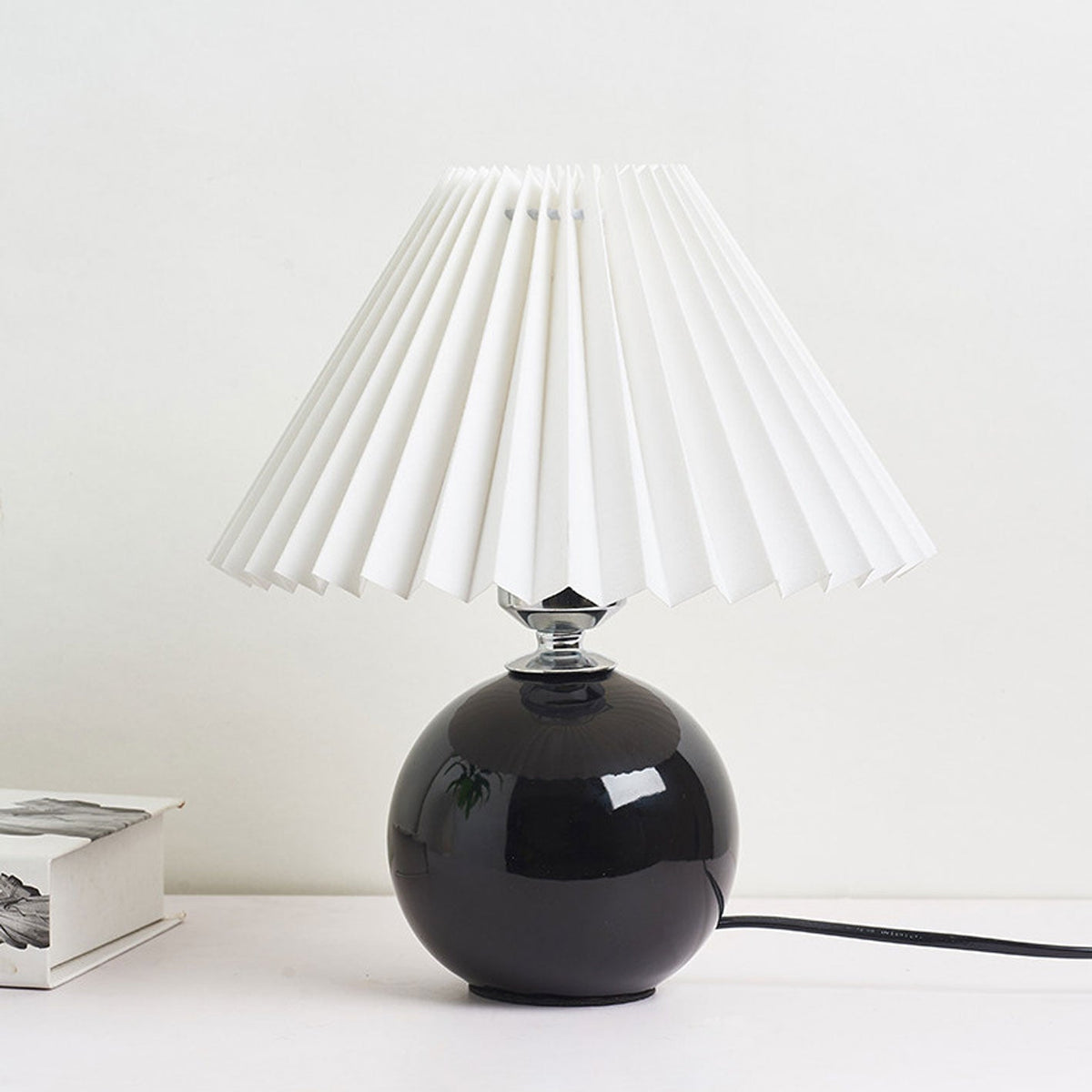 Nordic minimalist 1-flammige Tischlampe aus Keramik mit Falten