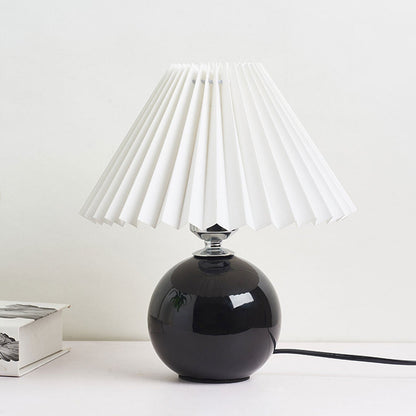 Nordic minimalist 1-flammige Tischlampe aus Keramik mit Falten