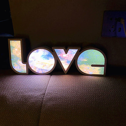 Moderne Art Deco wasserdichte PS LOVE Buchstaben LED Tischlampe fürs Schlafzimmer