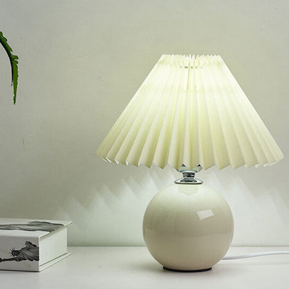 Nordic minimalist 1-flammige Tischlampe aus Keramik mit Falten