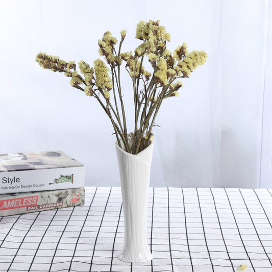 Elegante gedrehte keramische Blumenvase
