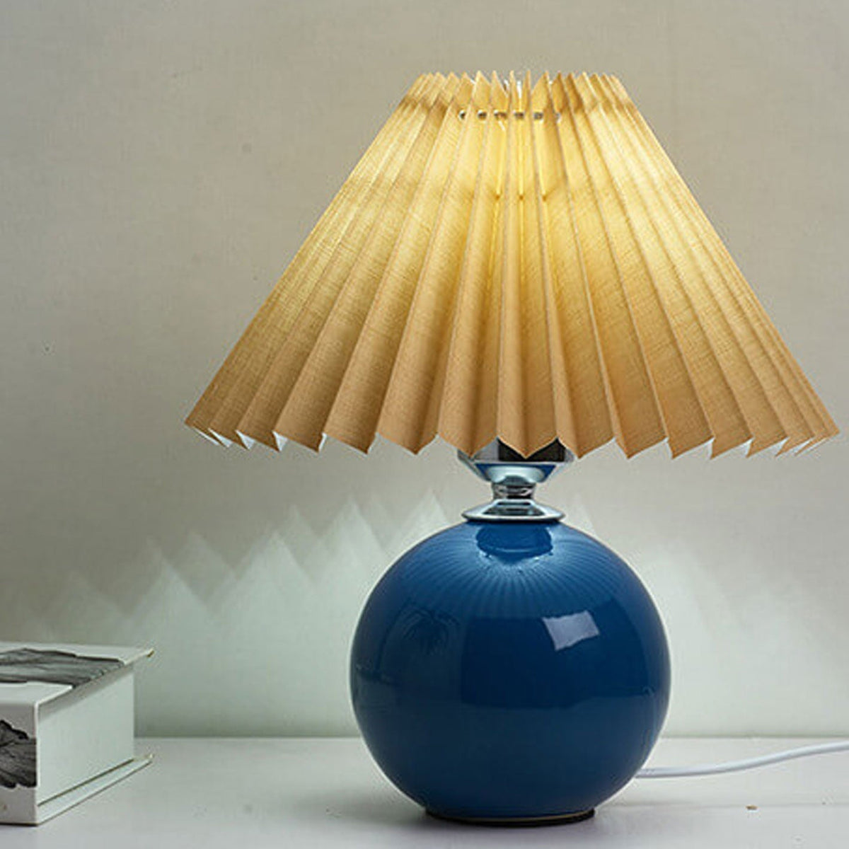 Nordic minimalist 1-flammige Tischlampe aus Keramik mit Falten