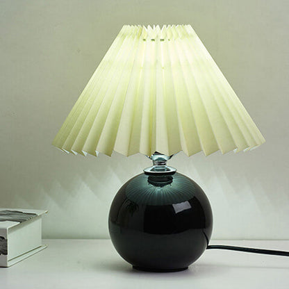 Nordic minimalist 1-flammige Tischlampe aus Keramik mit Falten