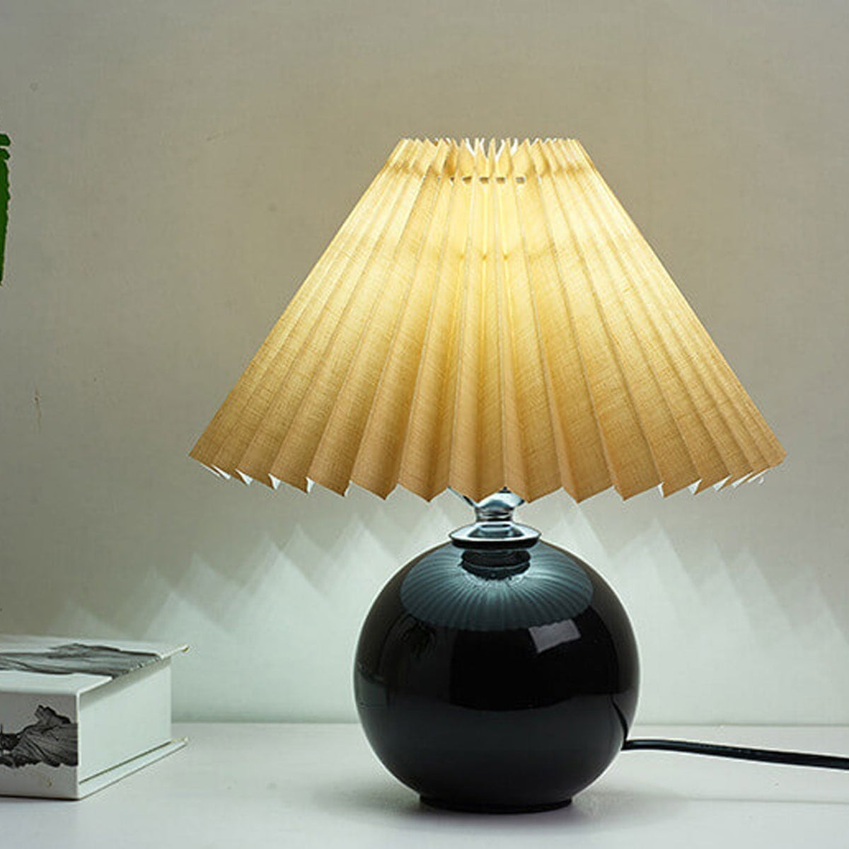 Nordic minimalist 1-flammige Tischlampe aus Keramik mit Falten