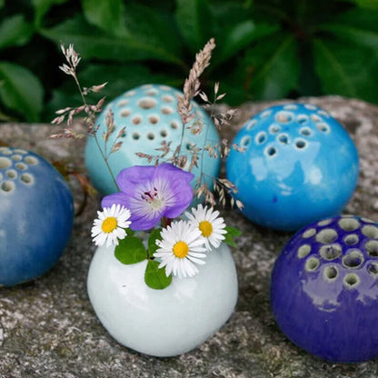 Handgefertigte Vase Blumen Stein Tischdekoration