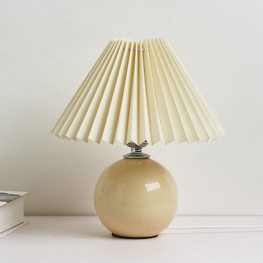 Nordic minimalist 1-flammige Tischlampe aus Keramik mit Falten