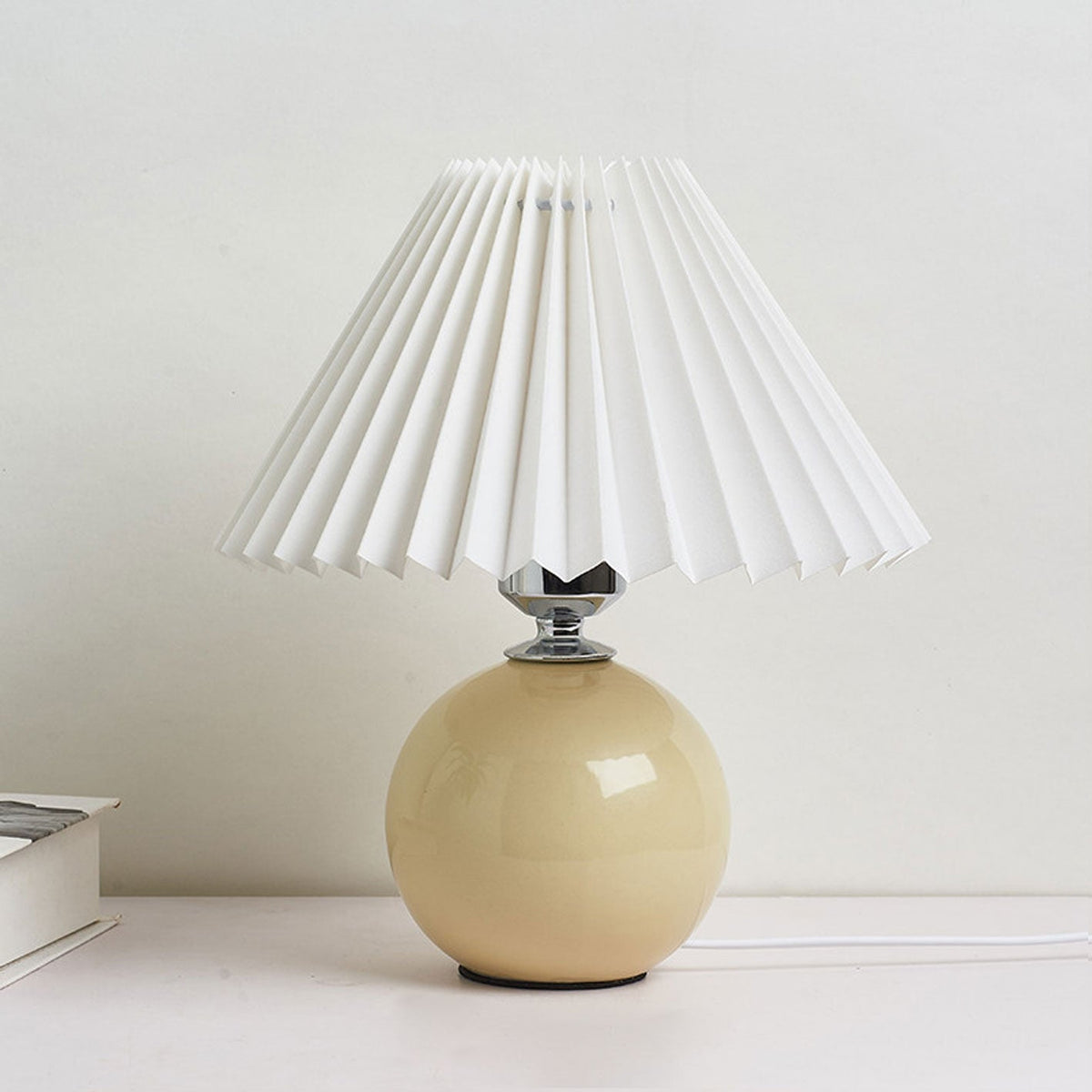 Nordic minimalist 1-flammige Tischlampe aus Keramik mit Falten