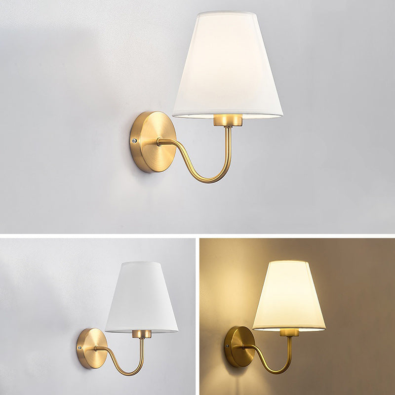 Zeitgenössische nordische runde gebogene Stangen-Eisen-Stoffschirm 1-Lampe Wandleuchte für das Wohnzimmer
