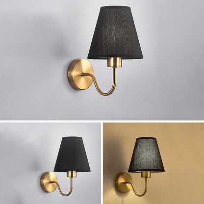 Zeitgenössische nordische runde gebogene Stangen-Eisen-Stoffschirm 1-Lampe Wandleuchte für das Wohnzimmer