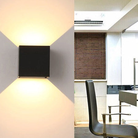Moderne minimalistische wasserdichte Würfel Auf-Und-Ab-Aluminium-Glas-Induktions-LED-Wandleuchten für das Schlafzimmer