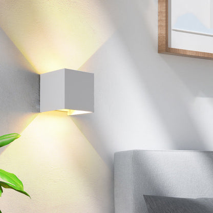 Moderne minimalistische wasserdichte Würfel Auf-Und-Ab-Aluminium-Glas-Induktions-LED-Wandleuchten für das Schlafzimmer