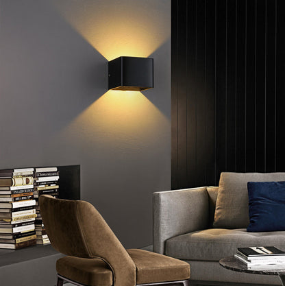 Moderne minimalistische wasserdichte Würfel Auf-Und-Ab-Aluminium-Glas-Induktions-LED-Wandleuchten für das Schlafzimmer