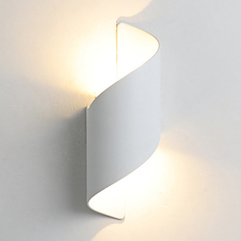 Moderne minimalistische wasserdichte spiralförmige Aluminium-Acryl-LED-Wandlampe für das Schlafzimmer