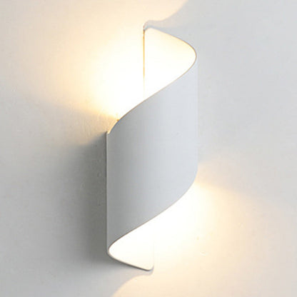 Moderne minimalistische wasserdichte spiralförmige Aluminium-Acryl-LED-Wandlampe für das Schlafzimmer