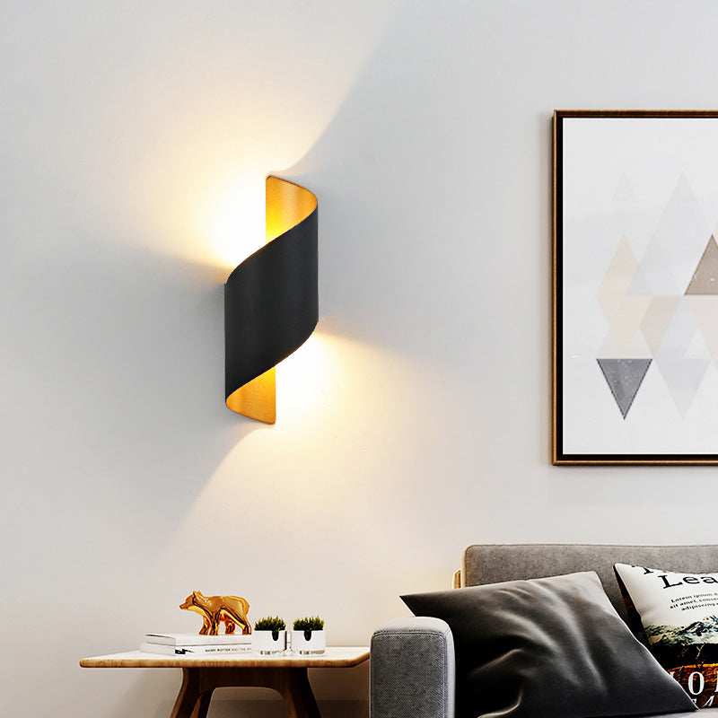 Moderne minimalistische wasserdichte spiralförmige Aluminium-Acryl-LED-Wandlampe für das Schlafzimmer