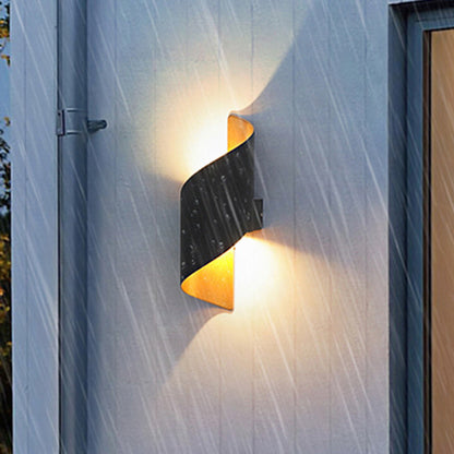 Moderne minimalistische wasserdichte spiralförmige Aluminium-Acryl-LED-Wandlampe für das Schlafzimmer