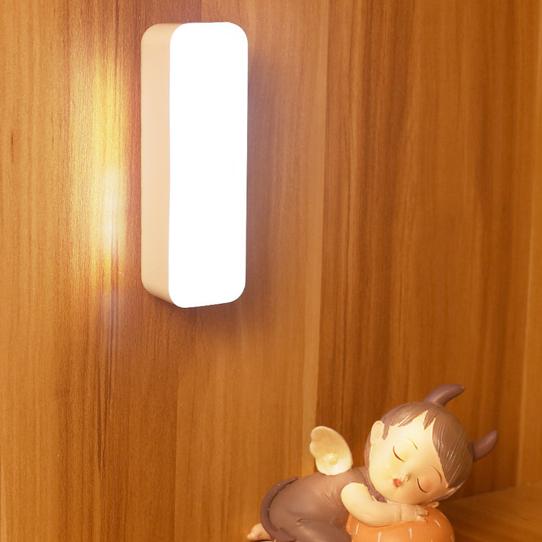 Moderne minimalistische wiederaufladbare magnetische Saugnapf Kunststoffstreifen rechteckige LED-Wandlampe Nachtlicht zum Lernen