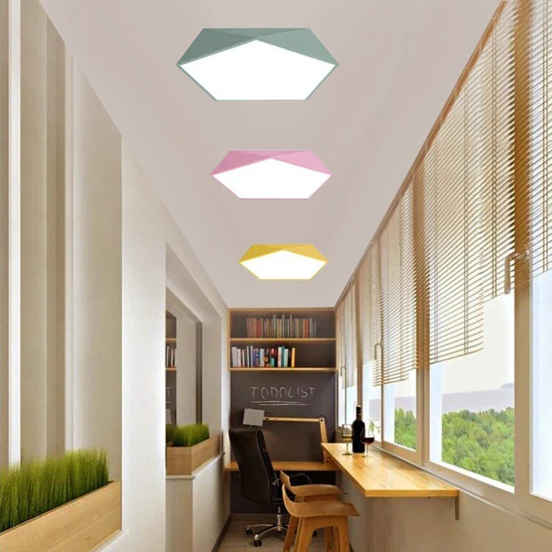 Pentagon LED-Deckenlampe Macaron für moderne Kinderzimmer – Designer-Deckenlampe