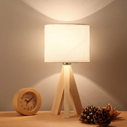 Holztischlampe mit modernem Design