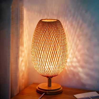 NatureHue Vintage Bambus Tischlampe Kreative Geflochtene Rattan Schreibtischlampe