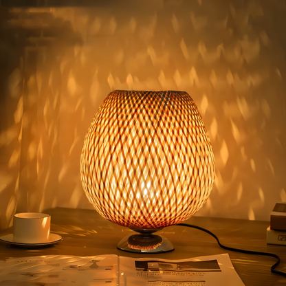 NatureHue Vintage Bambus Tischlampe Kreative Geflochtene Rattan Schreibtischlampe