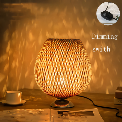 NatureHue Vintage Bambus Tischlampe Kreative Geflochtene Rattan Schreibtischlampe