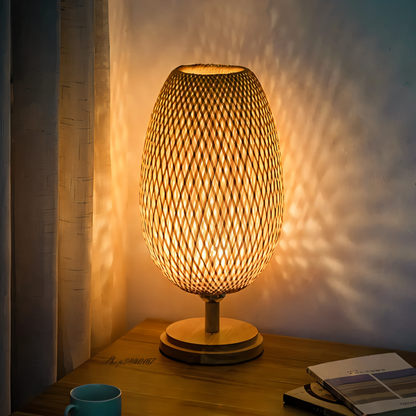 NatureHue Vintage Bambus Tischlampe Kreative Geflochtene Rattan Schreibtischlampe