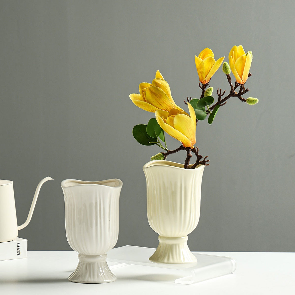 Elegante strukturierte Keramikblumenvase