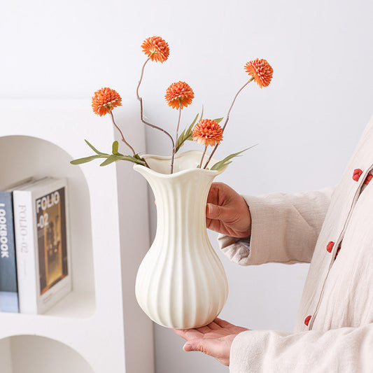 Elegante gerippte Keramik-Blumenvase
