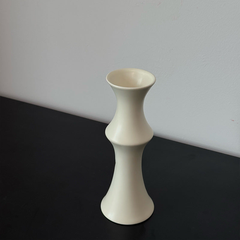 Moderne skulptierte Keramikvase